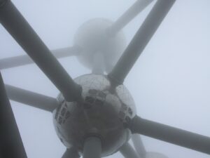 Atomium in the fog, upward view of spheres and tubes – nbcreations